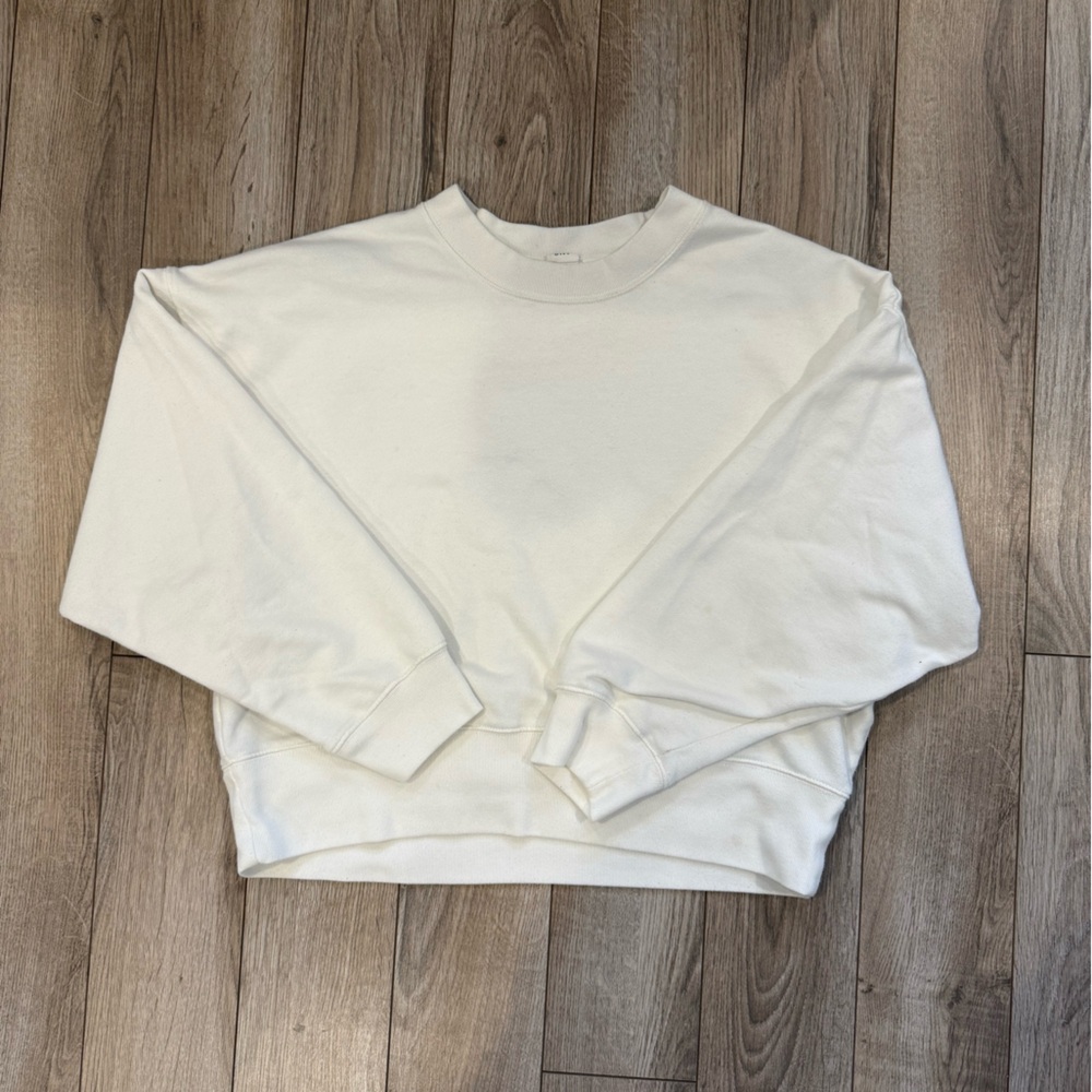 GUC Gap Factory Women’s Cropped White Crewneck Sweatshirt